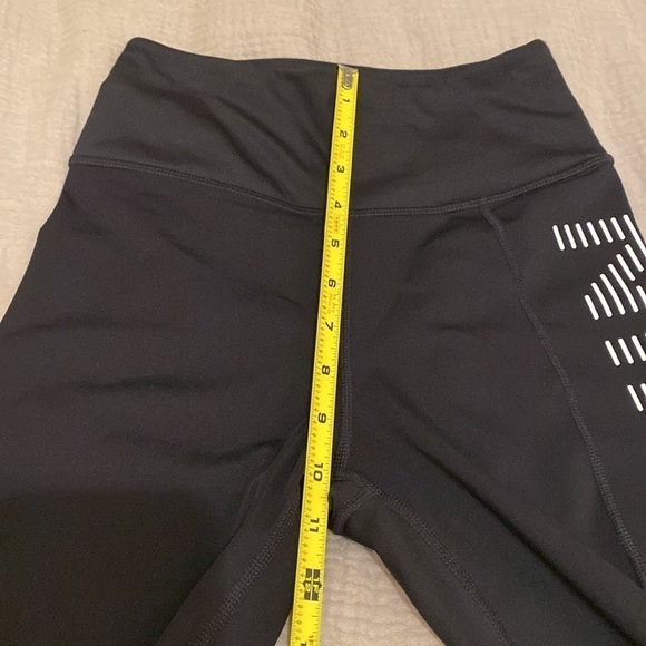 Nike black leggings with back pocket. Size Xs. - Picture 9 of 11